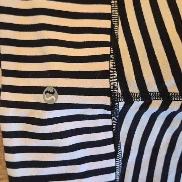 Lululemon leggings 6 - Picture 4 of 5
